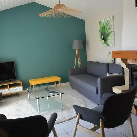 Gite De La Foye - La Couleur Des Pres Combrand Exterior photo